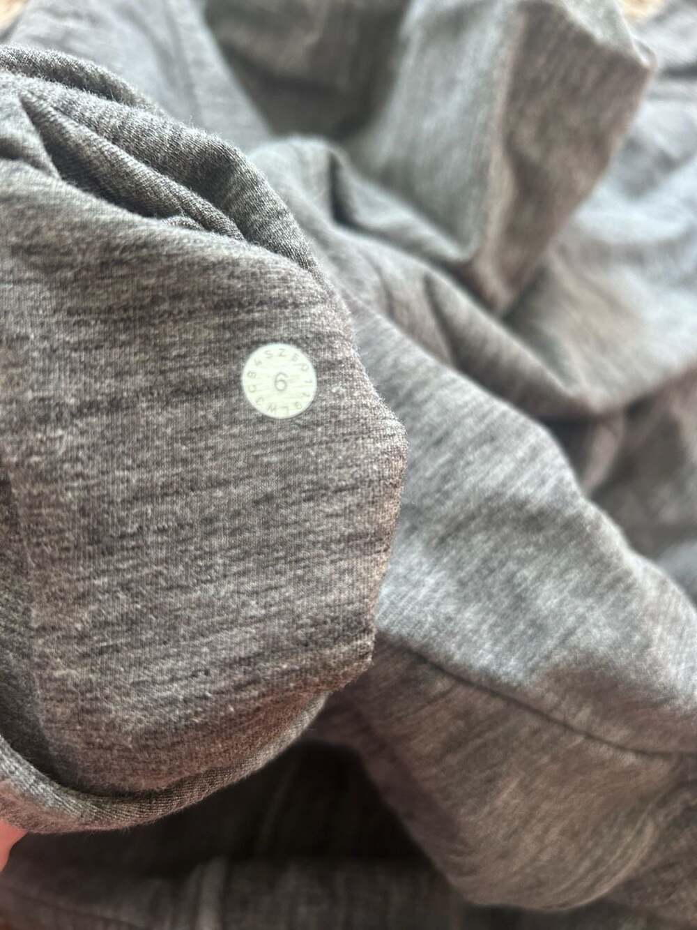 Lululemon Scuba Pullover Hoodie in Heathered Core Dark Grey - Picture 4 of 5